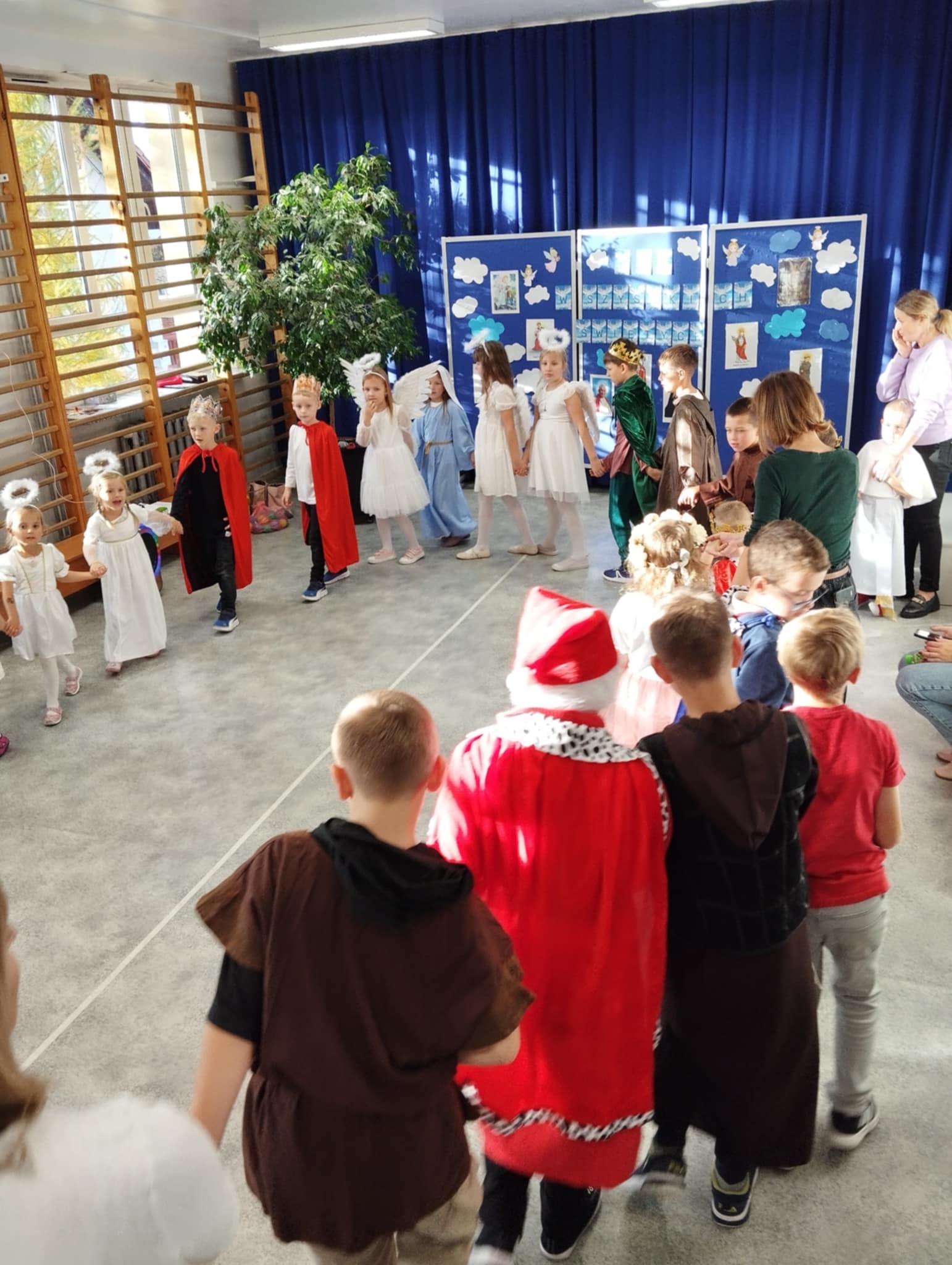 Bal Wszystkich Świętych – „ Ze świętymi za pan brat”