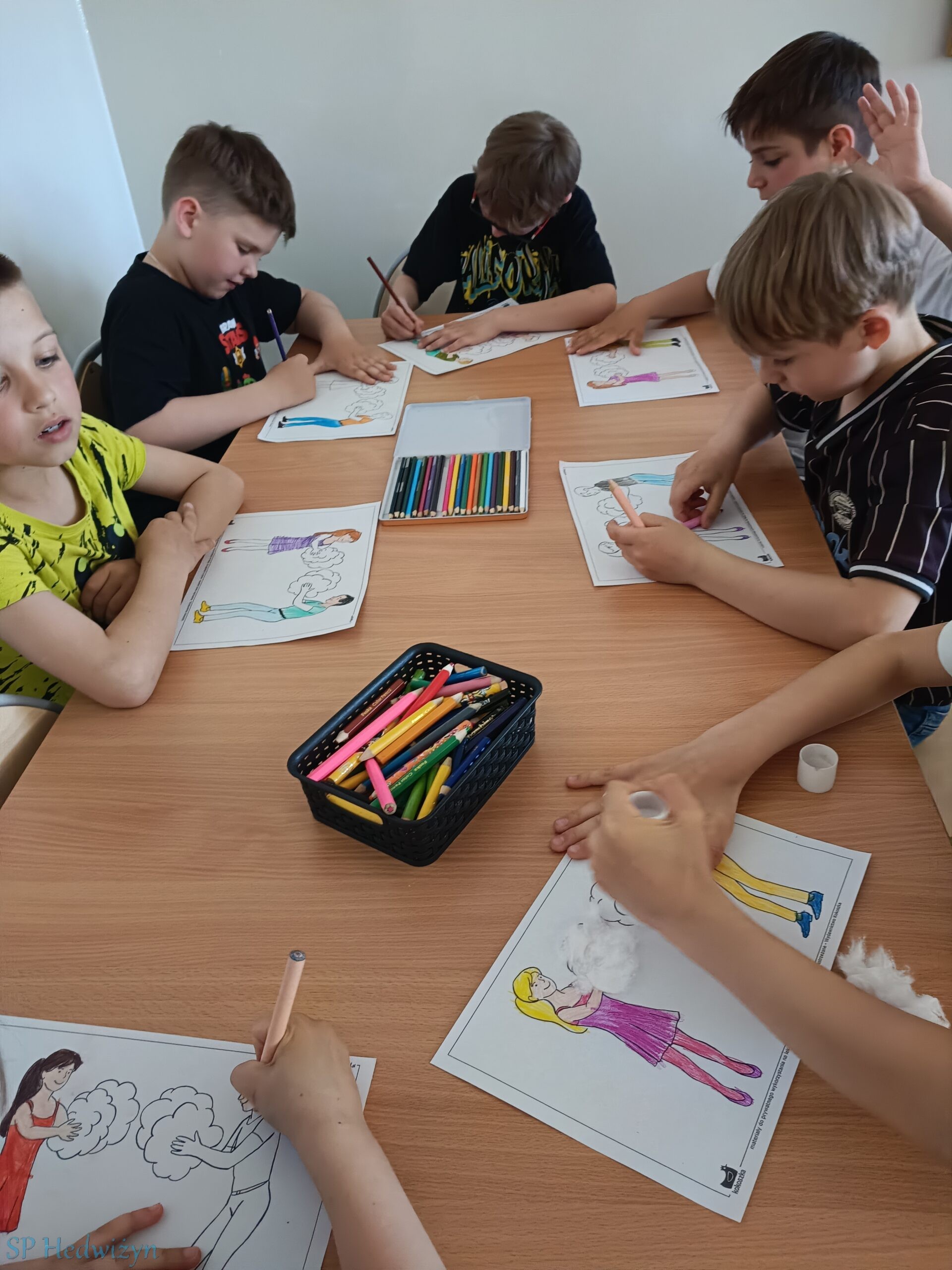 Ogólnopolski Projekt Edukacyjno- Czytelniczy „Bajki – Pomagajki”  – „Puchate i kolczate”.