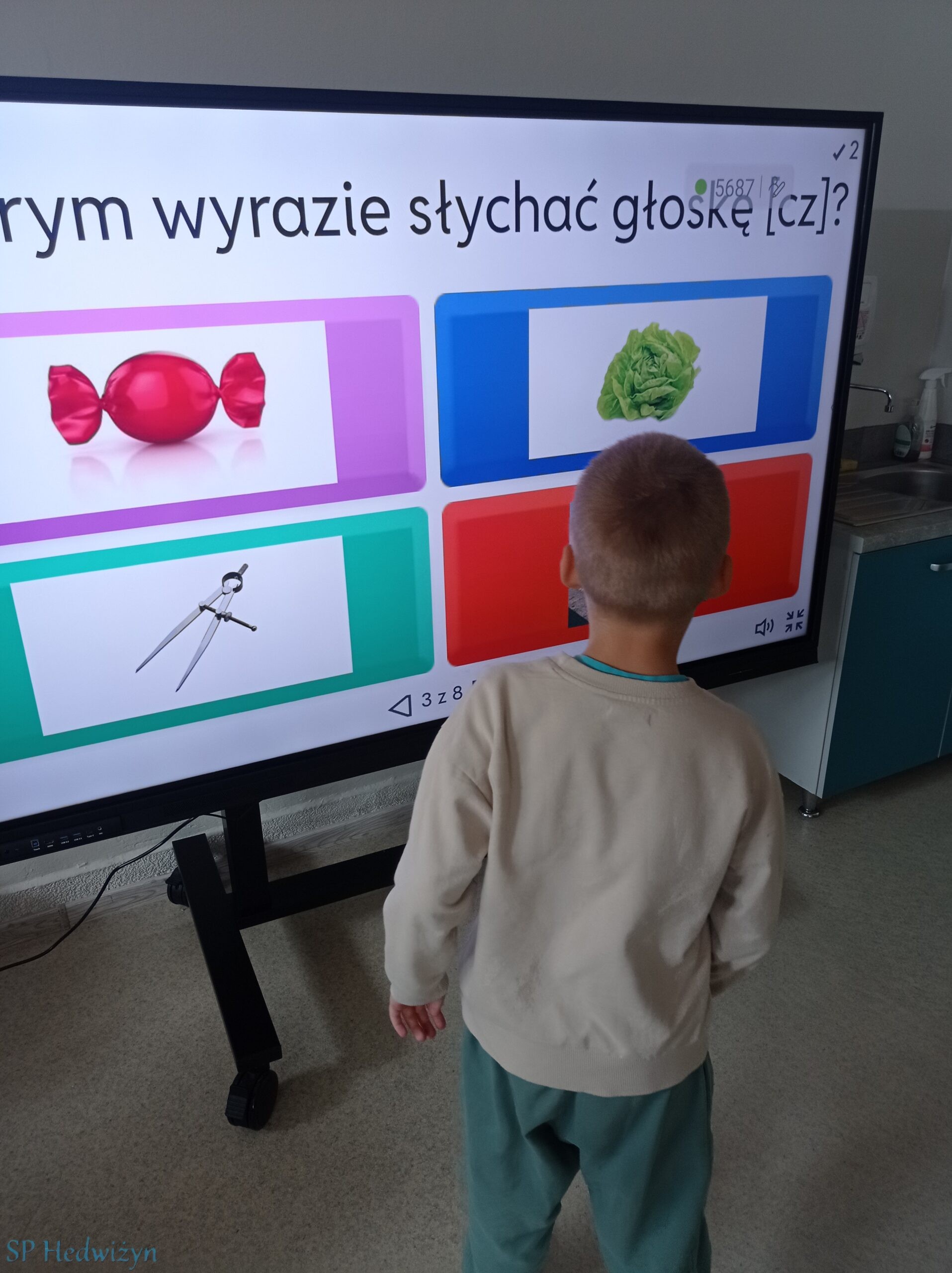 Słowa, dźwięki i zabawa – alfabet logopedyczny w działaniu”